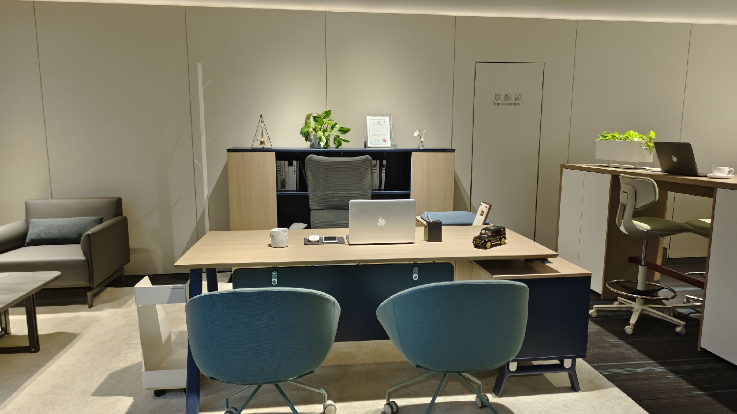 经理桌.jpg 经理桌.jpg